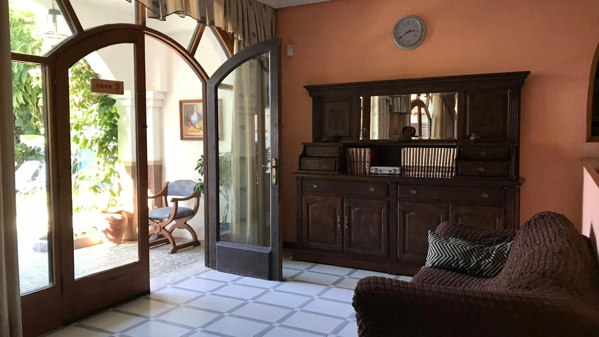 Guest house Las Americas Family Inn Arona
